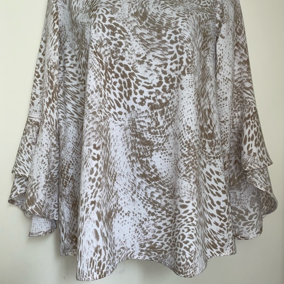 👚✨ BELLE BY KIM GRAVEL✨ - Picture 6 of 6